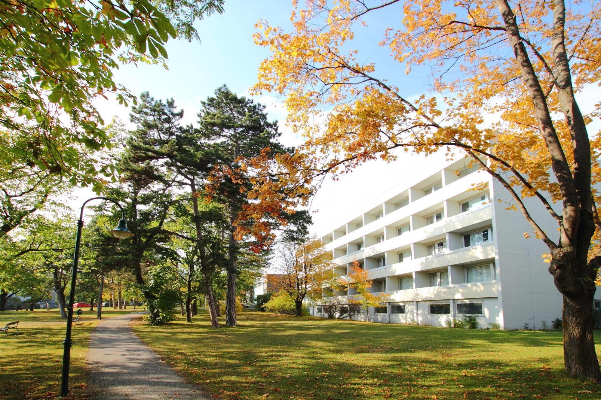 College Garden Hotel Bad Voeslau Exteriér fotografie